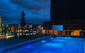 Apartamento Moderno ao Lado da Oktoberfest - Piscina&Academia - Wi-Fi&Estacionamento Gratuito